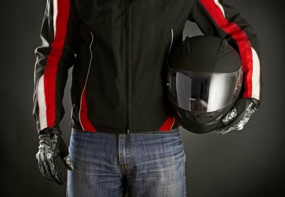Uso do capacete é obrigatório a motociclistas